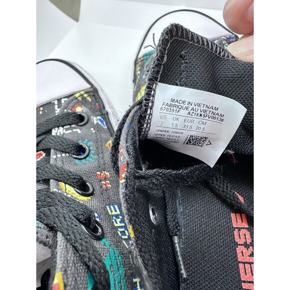 Converse Kids Video Game Characters Design For Big Boys Size 2 GUC black multi - Picture 8 of 11